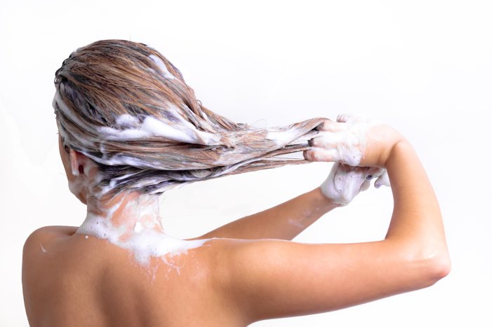 washing hair extensions
